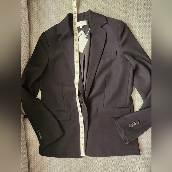 VINCE Crepe Blazer size 4 - Picture 9 of 9